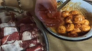 Рулетики из говядины с беконом