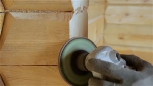 Шлифовка стен деревянного дома (лафет)