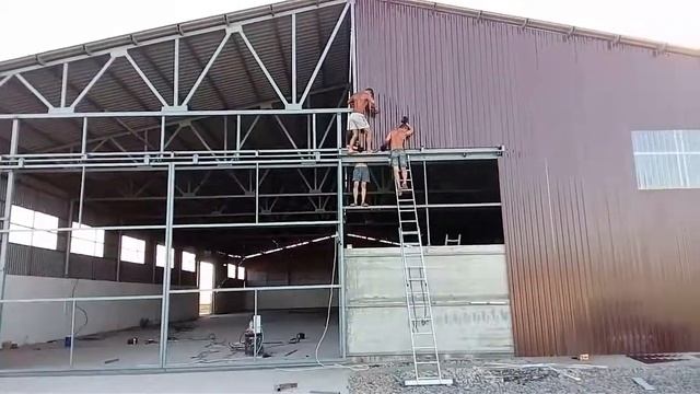 Монтаж профлиста на ангаре смотреть онлайн