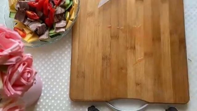 салат пирамида
салаты
салат с чечел
пирамида салаты