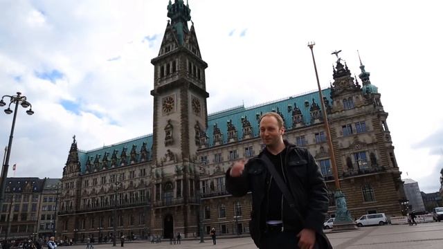 Fun at Hamburg Rathaus смотреть онлайн