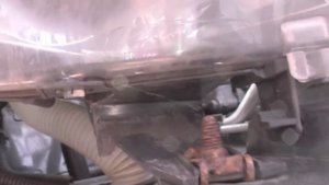 Peugeot 308 Headlight Removal Guide