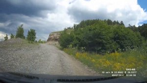 Хендай Крета на подъеме в гору.