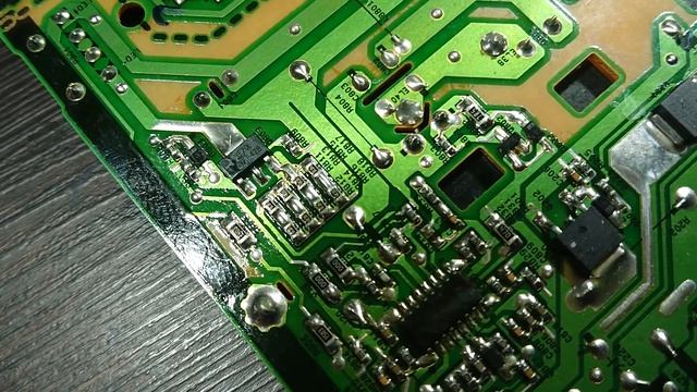 (2 часть) доработка блока питания телевизора LG 42LB 652V - AZ. чтобы не ломалась подсветка. смотреть онлайн