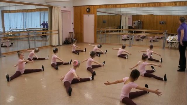 Разминка 2 часть младшая группа смотреть онлайн