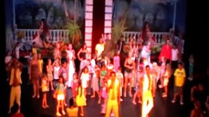 Турция . Hotel Royal Holiday Palace 2013 . Клубный танец аниматоров и гостей отеля .