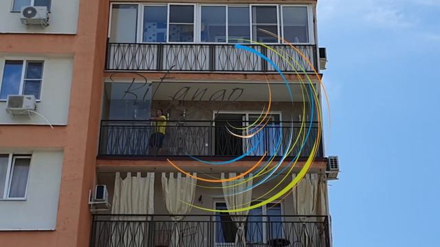Раздвижное безрамное остекление балкона