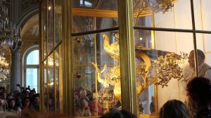 Чисы-  -Павлин  в  Эрмитаже  в Питере