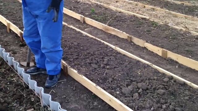 Крым/Байдарская долина/Огород своими руками/Как доча наблюдает за папой)/ смотреть онлайн