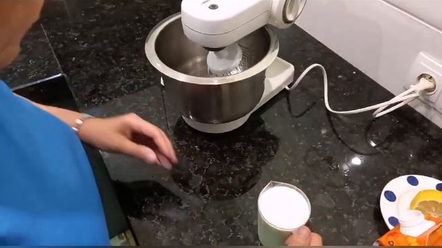 Готовим малиновое джелато в Делис. смотреть онлайн