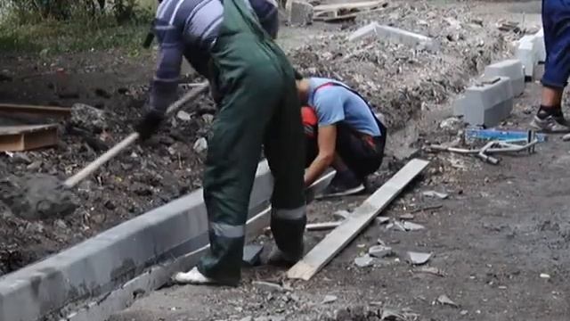 В Симферополе приступили к внутридворовому ремонту