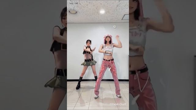 Лучшие подруги денсят. #танцы #подружки #подружка #лето #мояподруга #лп #аниме #топик #юбка #dance смотреть онлайн