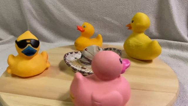 Cinco de Mayo...With Ducks смотреть онлайн