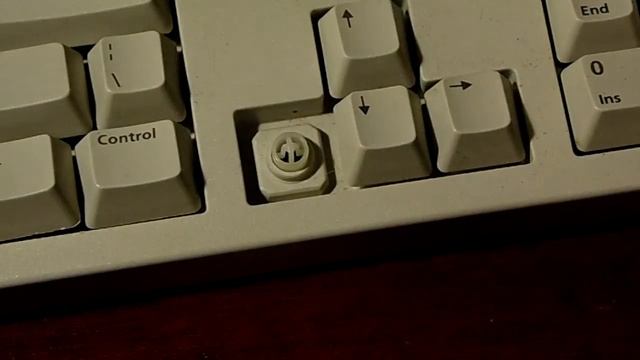 Taking a look at the Packard Bell 5131c Keyboard. смотреть онлайн