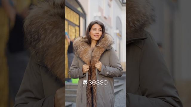 Зимняя парка Paris в цвете хаки с натуральным мехом енота смотреть онлайн