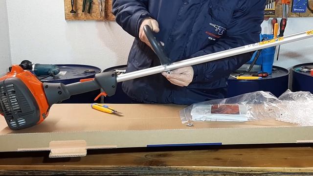 TRIMMER Husqvarna 122C UNBOXING смотреть онлайн