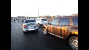 15 машин столкнулись на мосту через Волгу в Тверской области