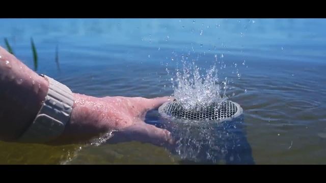 SONY XB13 – БАС-ПУШКА!!! Самая МОЩНАЯ Маленькая Блютуз Колонка!!! Сравнение с JBL! смотреть онлайн