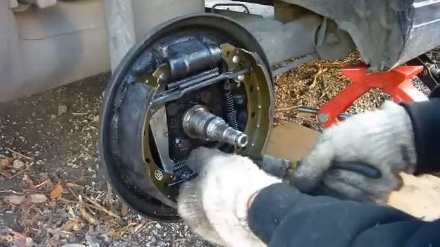 Замена задних колодок Golf 3 часть 2 смотреть онлайн