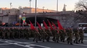 Рукава повыше да пояса потуже