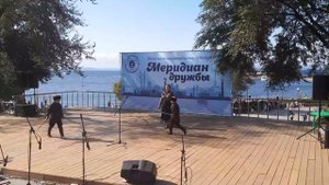 На горе стоял Козак, он Богу молился.