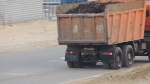 Самосвалы едут. Видео с машинами Грузовиками