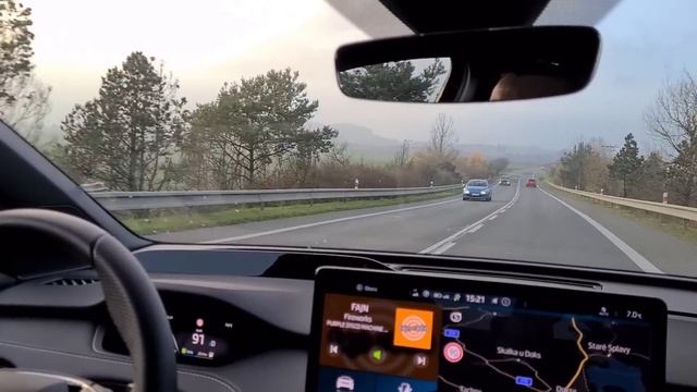 Škoda ENYAQ Coupé RS iV VERSUS Škoda Fabia RS смотреть онлайн