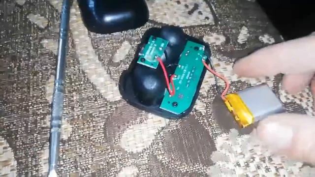как открыть кейс беспроводных наушников любого типа и заменить батарею ремон кейса ?⚡?% смотреть онлайн