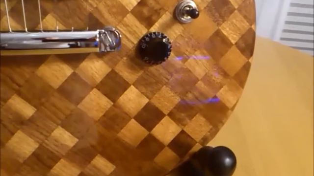 Swirling(Chequered Walnut custom Guitar) смотреть онлайн