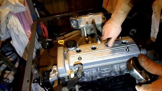 РЕМОНТ ДВС 144 Устанавливаем свечи зажигания двигателя Джили МК копия двигателя TOYOT A4 FE смотреть онлайн