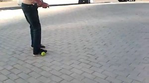 Как играть в маленьким мячиком