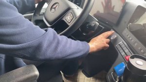 Активация электропотребителей в новом Mercedes-Benz Actros L 2023г