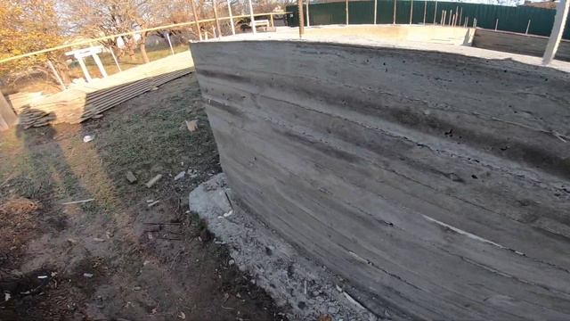 13 Супсех. Анапа. Снимаем опалубку с цоколя Т-ростверка. Т-образный ленточный фундамент (тавровый). смотреть онлайн