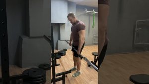 Протяжка («Тяга штанги к подбородку»)