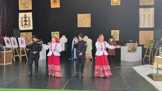 Вокальная группа "Буйный Терек" с песней "Чарка на посошок" смотреть онлайн