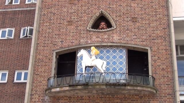 Broadgate Clock