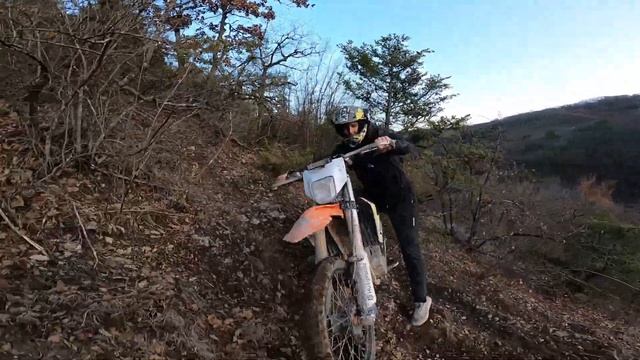 Enduro по Терновке Новые тропки Падения Файлы....... смотреть онлайн