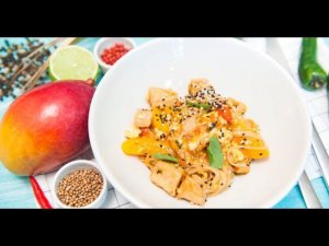 Свинина в кисло-сладком соусе с персиками и рисовой лапшой | Дежурный по кухне