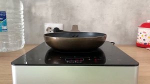 Сковородка на индукционной плите бегает