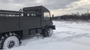 Unimog 404 Рината в снегу 1