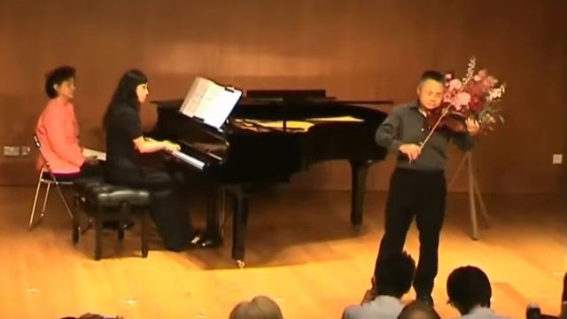 lai plays boccherini minuet