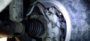 УАЗ Патриот с АКПП причина подклинившего колеса.