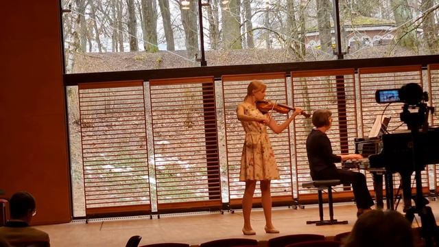 F. Kreisler "Siciliana ja Rigaudon" Helena Kaiv, klaveril saadab Kai Õunapuu смотреть онлайн