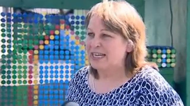 Забор из крышек.avi смотреть онлайн