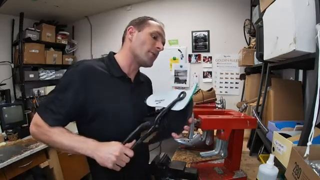 How to Widen a Shoe смотреть онлайн