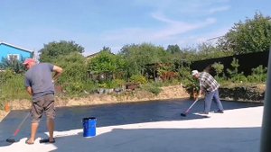 Праймер Технониколь наносим на черновую плиту. Подготовка к заливке фундаментной плиты.