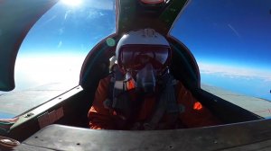 МиГ-31 в ближнем космосе.mp4