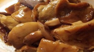 Салат из маринованных белых грибов