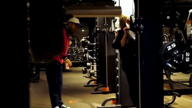 2021 Мастер спорта притворился и спортсмен Дедом в зале #3 Old Man Prank смотреть онлайн