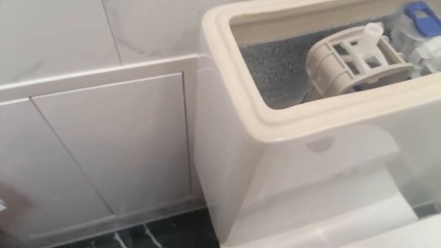 Как избавиться от конденсата на бачке унитаза, в ванной. Результат. смотреть онлайн